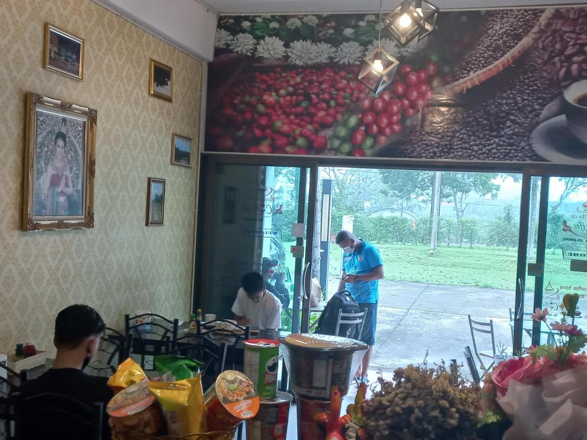 Amaretto Hostel Surat Thani Buitenkant foto