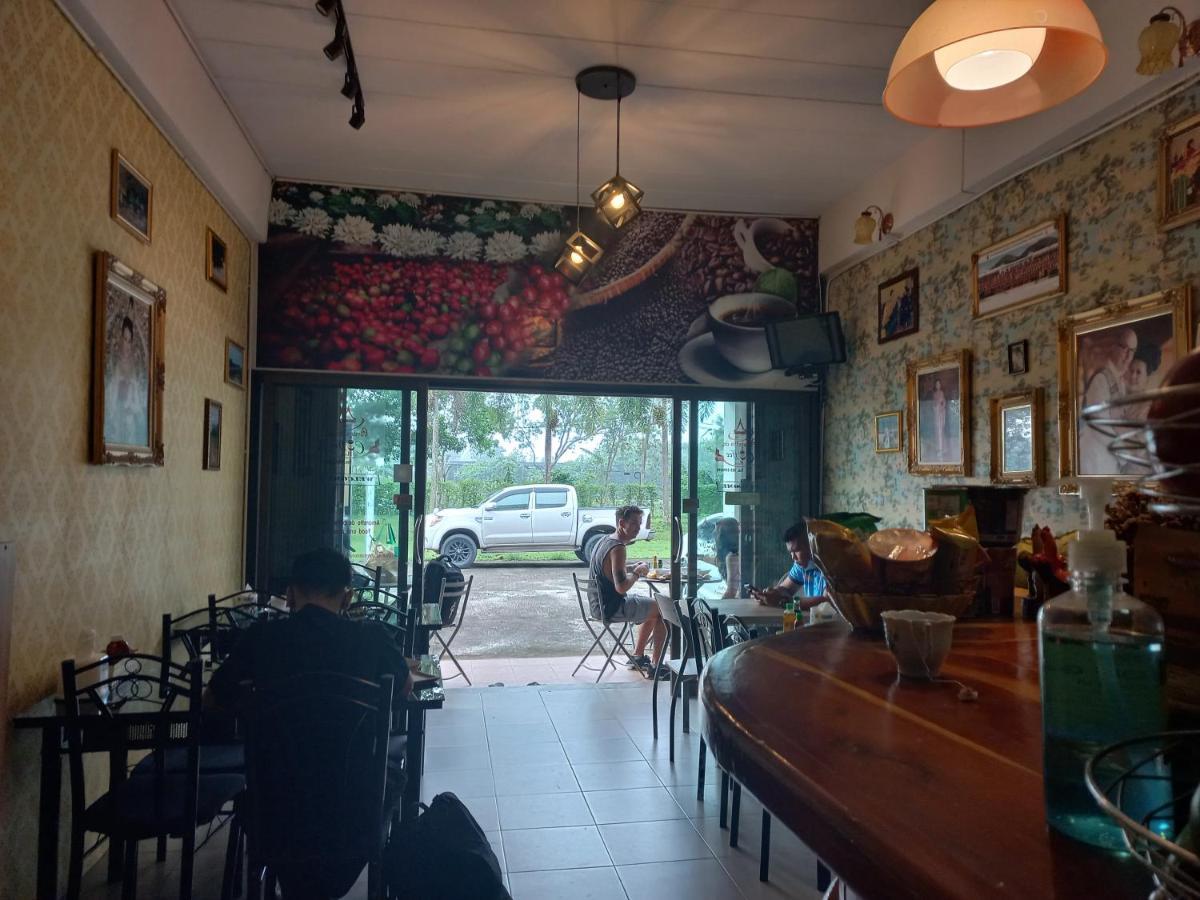 Amaretto Hostel Surat Thani Buitenkant foto
