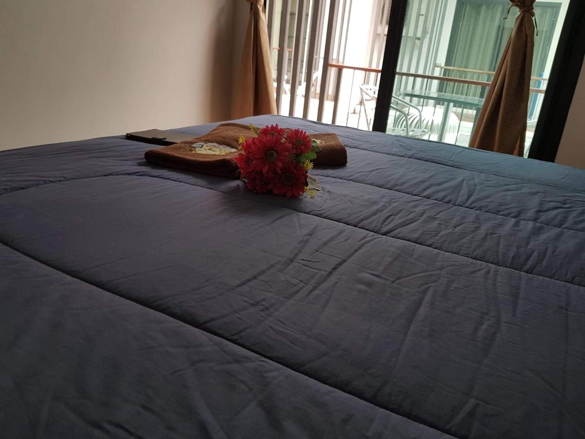Amaretto Hostel Surat Thani Buitenkant foto