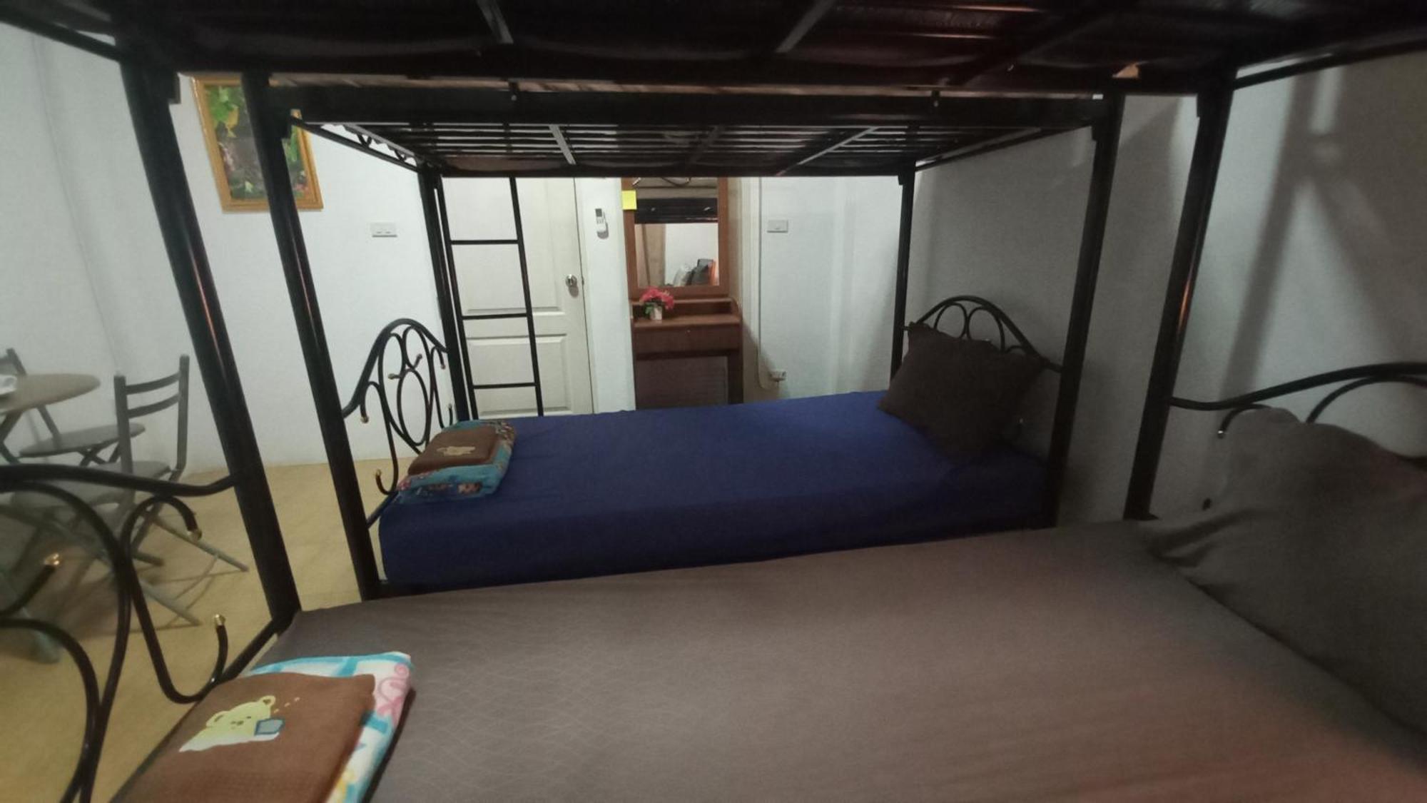 Amaretto Hostel Surat Thani Buitenkant foto