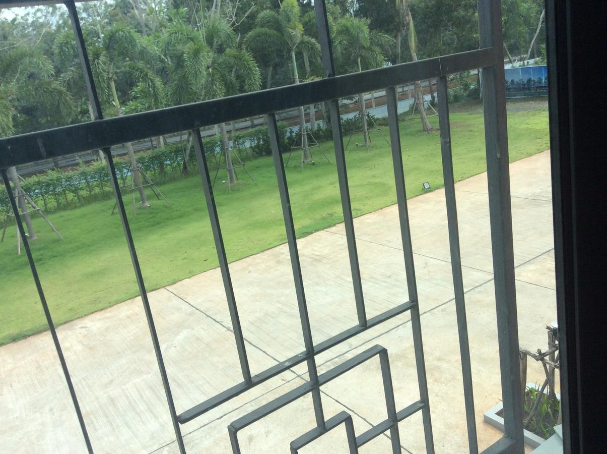 Amaretto Hostel Surat Thani Buitenkant foto