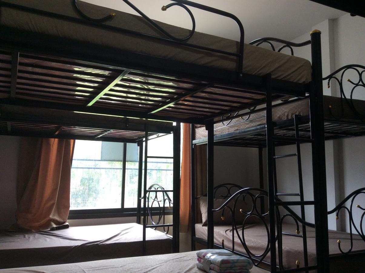 Amaretto Hostel Surat Thani Buitenkant foto