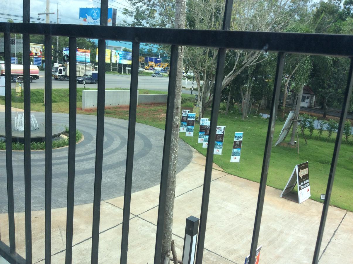 Amaretto Hostel Surat Thani Buitenkant foto