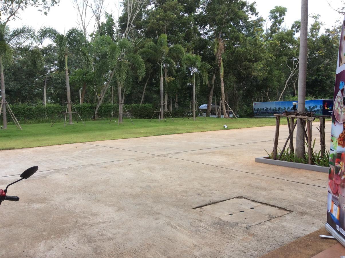 Amaretto Hostel Surat Thani Buitenkant foto