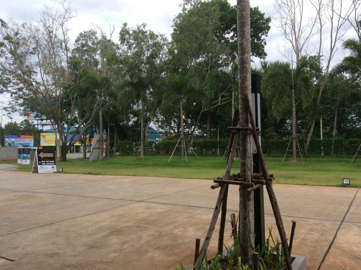 Amaretto Hostel Surat Thani Buitenkant foto