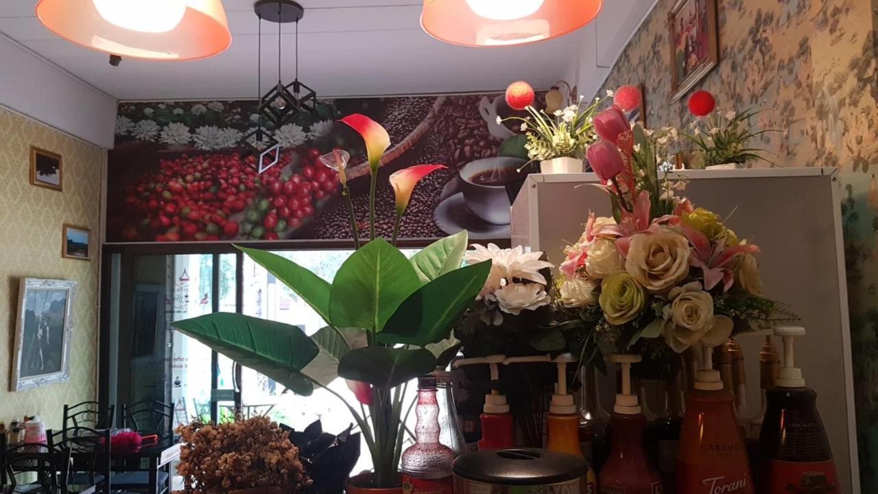 Amaretto Hostel Surat Thani Buitenkant foto